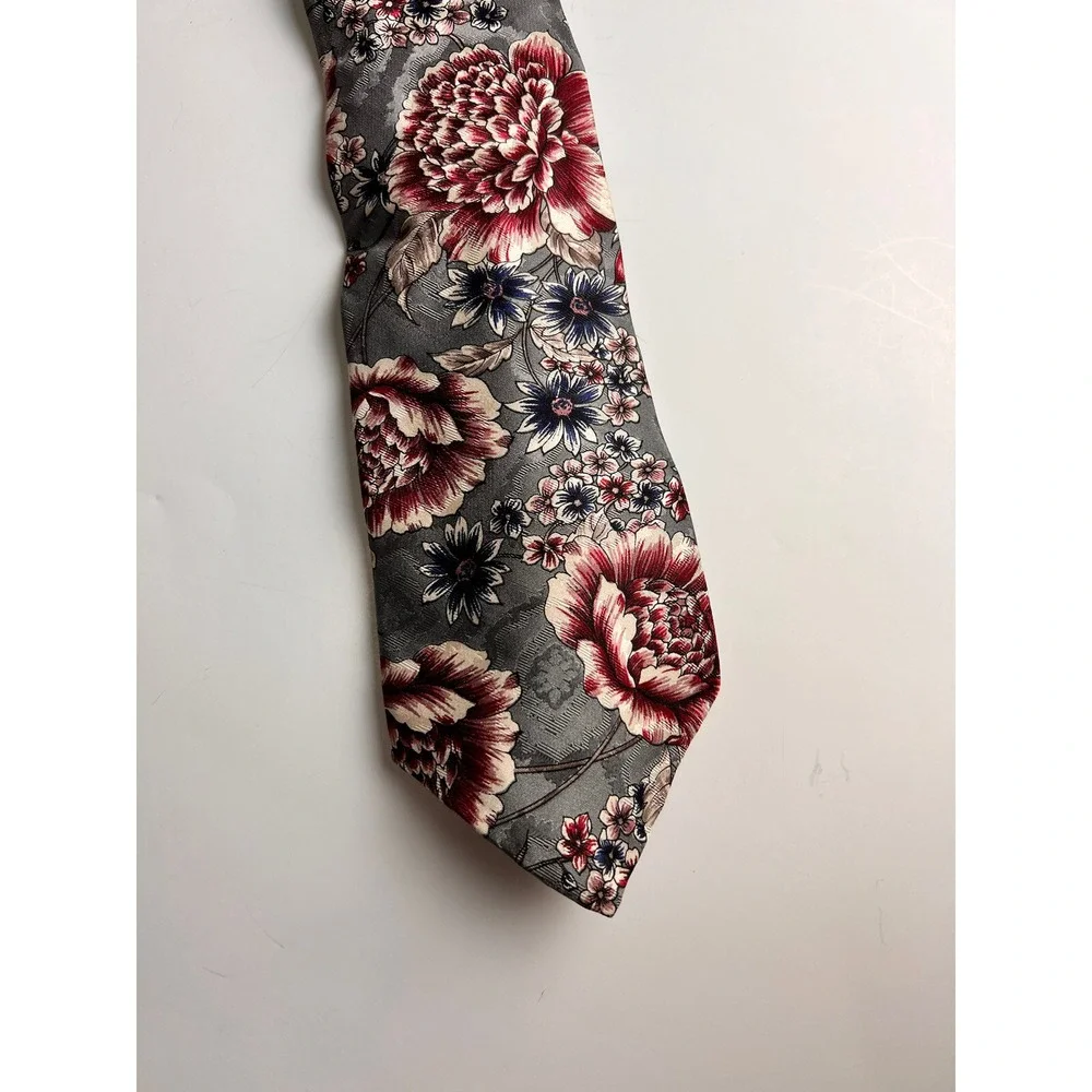 Oscar De La Renta‎ Men's Gray Metallic 100% Silk Tie Classic Necktie 56